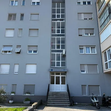 Maia Appartement *