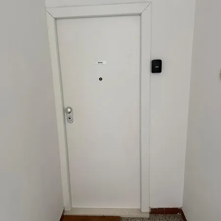 Maia Apartment Split