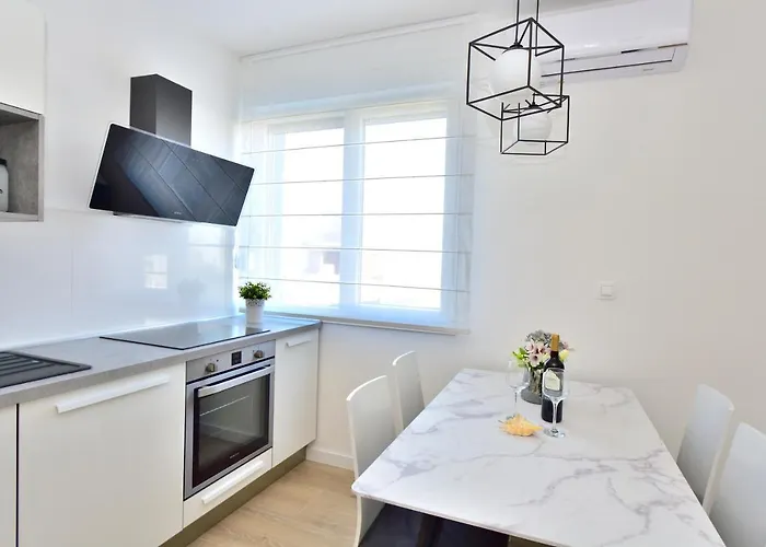 Maia Apartment